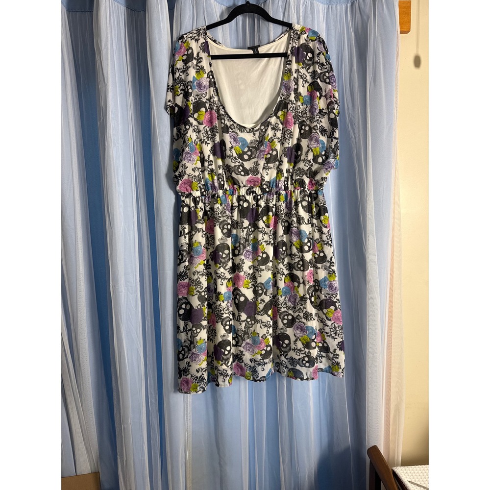 Torrid Skull Floral Dress Womens 4 White Elastic Waist Scoop Neck
